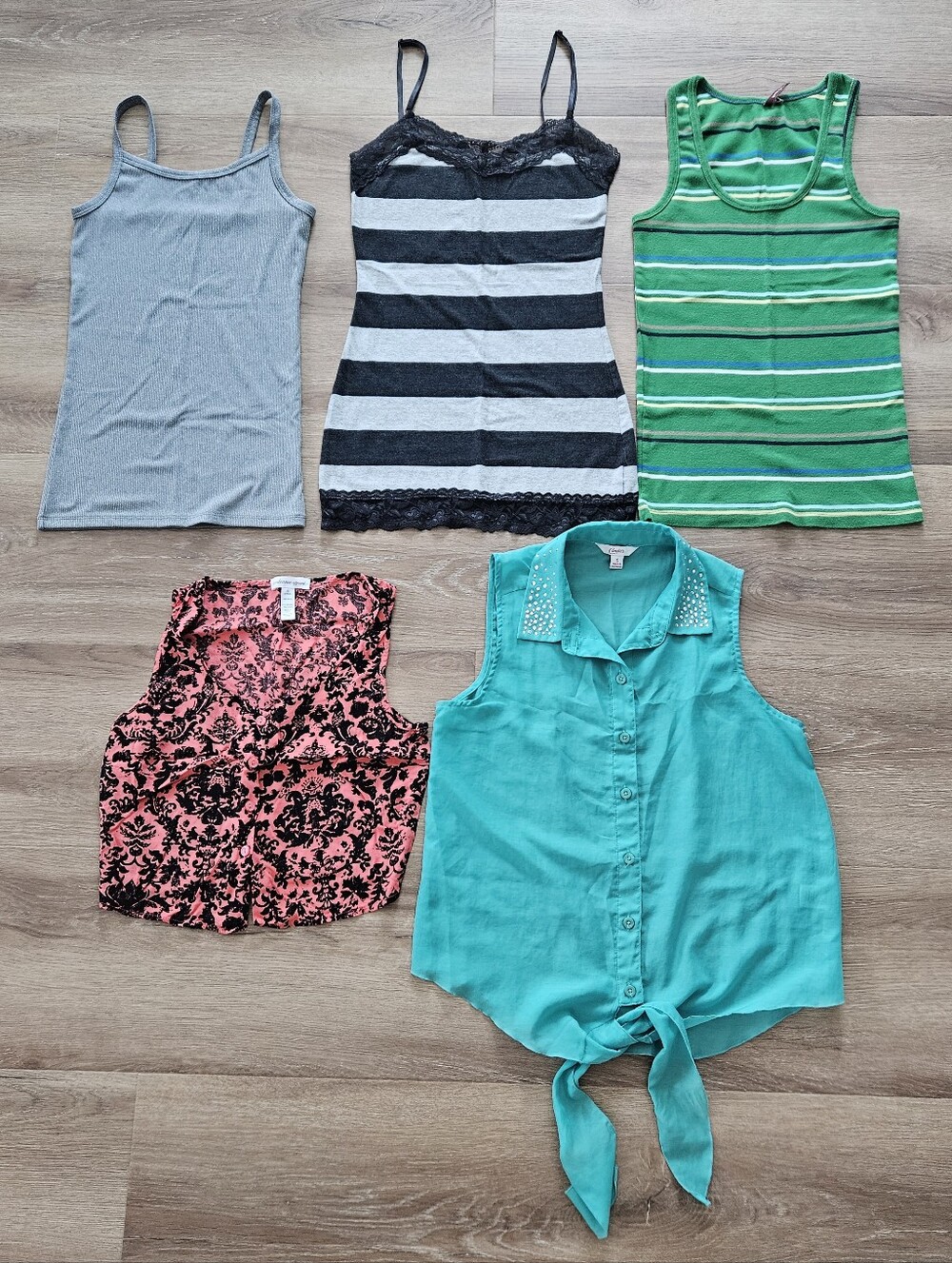 Bundle Of Women's Clothing Size Small - Picture 6 of 9
